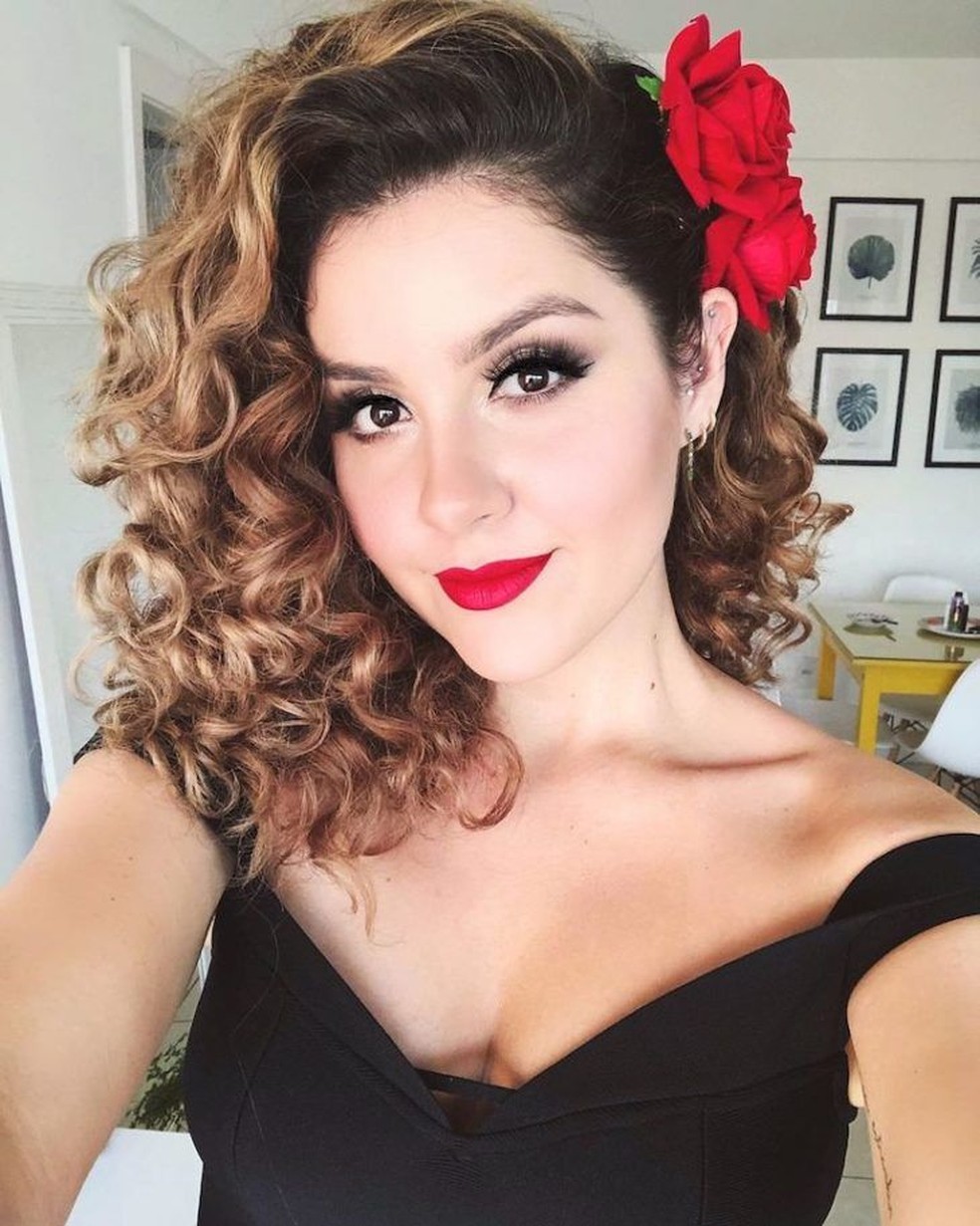 Como recriar o icônico topete dos anos 60