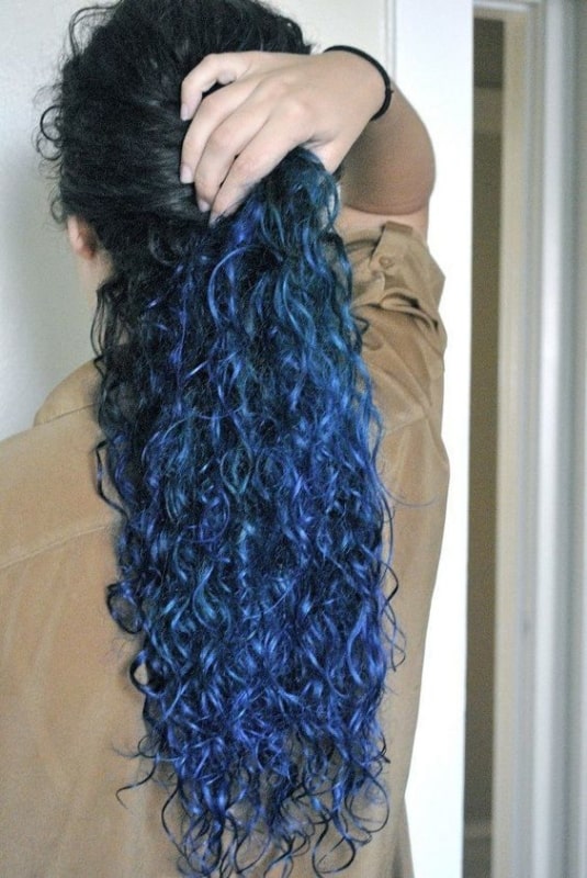 Desbotamento do Cabelo Azul Cacheado: Como Evitar o Esverdeado e Prolongar a Cor
