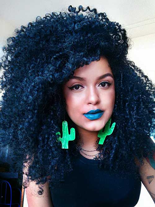 Ombré Hair Azul em Cabelos Cacheados: Inspirações e Técnicas para um Visual Impactante