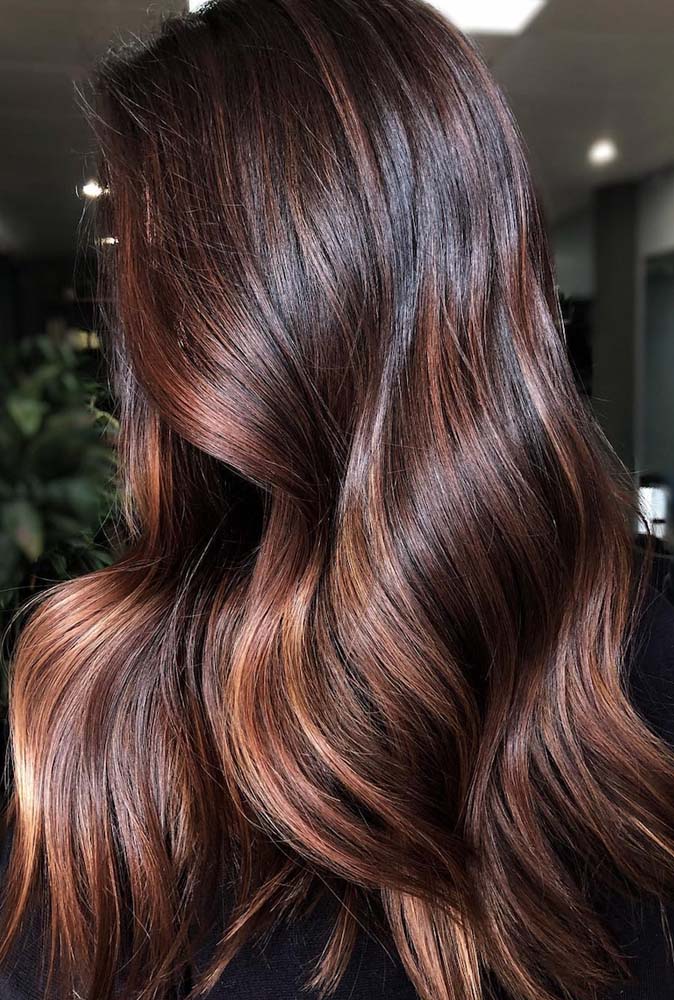 cabelo cacheado chocolate