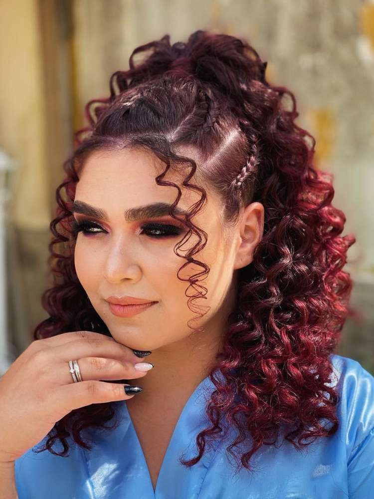 Transição Capilar: Penteados Protetores para Cabelos Curtos e Cacheados