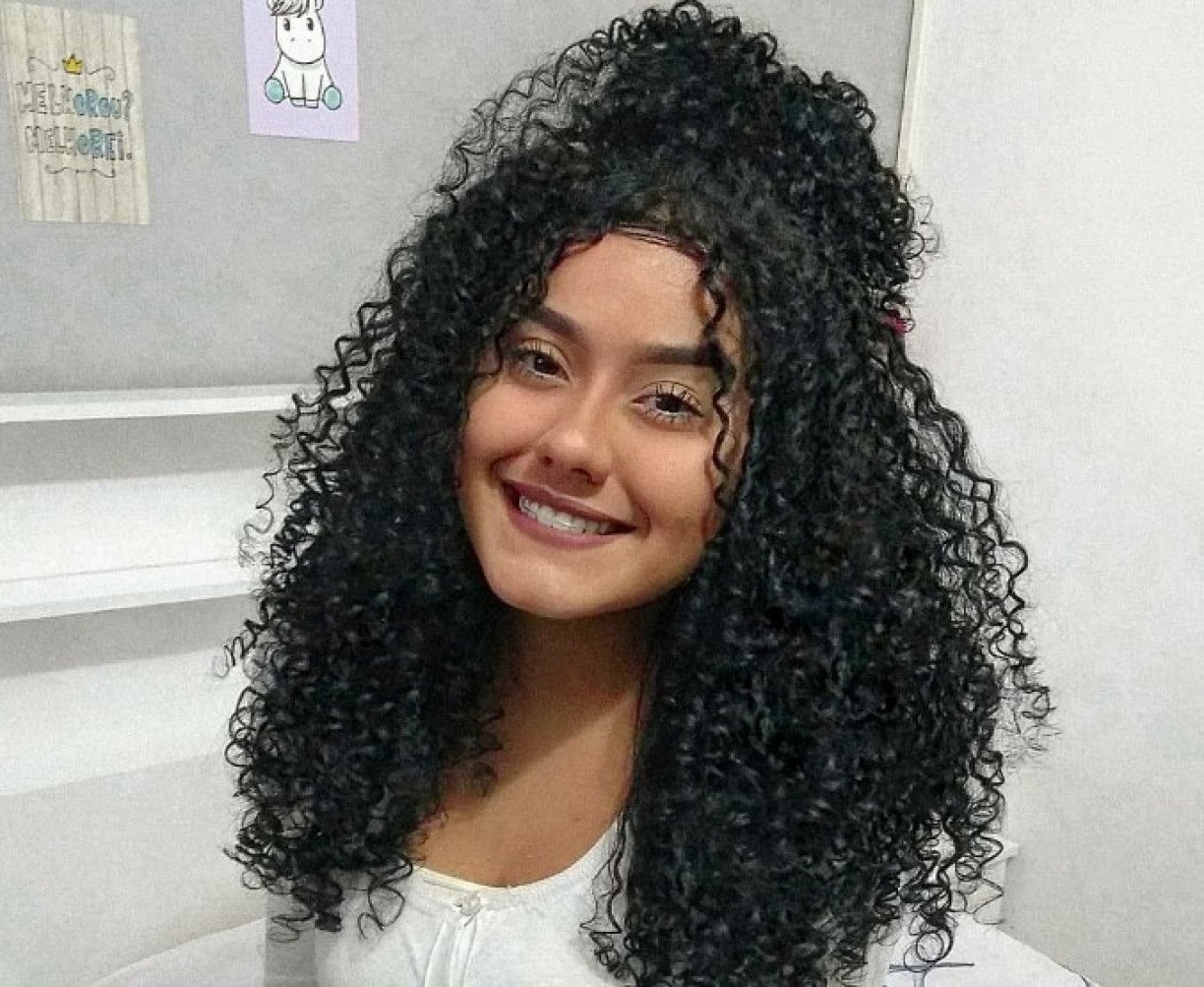 Efeito Molhado (Wet Look): O Segredo para Cachos Definidos e Estilosos