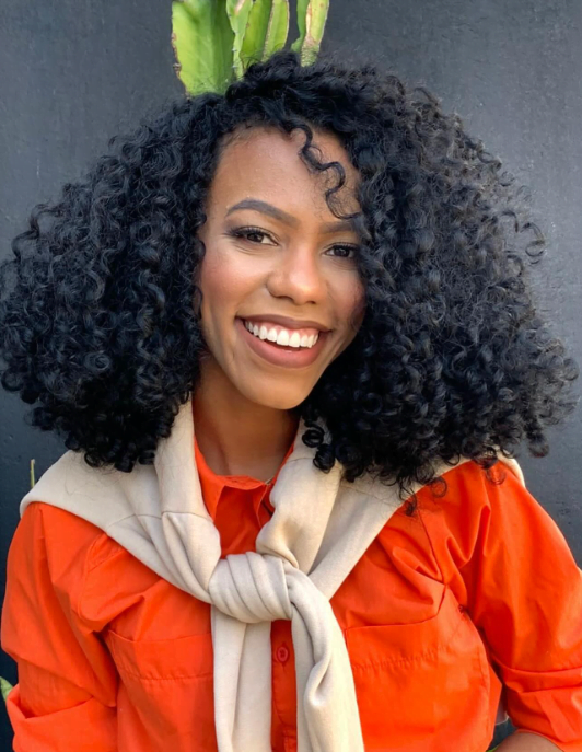 Franja para Cabelos Cacheados: Dicas para um Corte Perfeito e Sem Arrependimentos