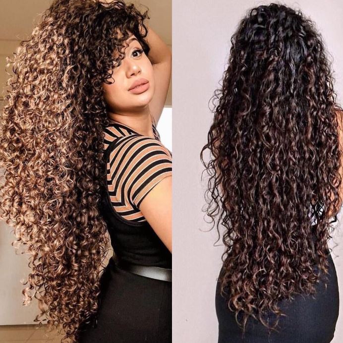 cabelo cacheado em camadas médio