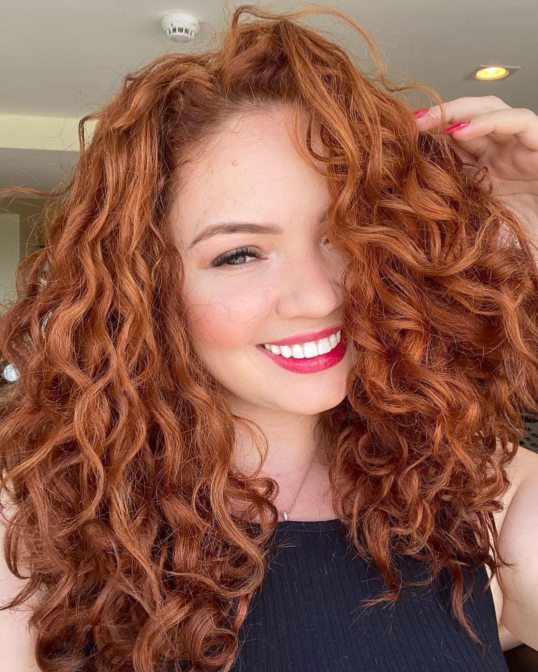 5 ideias de títulos:
1. Cabelo Cacheado Ruivo Escuro: Guia Completo de Tons e Cuidados
2. Transformação Ruiva: Os Melhores Tons de Ruivo Escuro para Cabelos Cacheados
3. Desvendando o Ruivo Escuro: Dicas de Manutenção para Cabelos Cacheados
4. Ruivo Escuro Perfeito: Como Escolher o Tom Ideal para Seu Cabelo Cacheado
5. Cabelo Cacheado Ruivo: Inspirações e Cuidados Essenciais