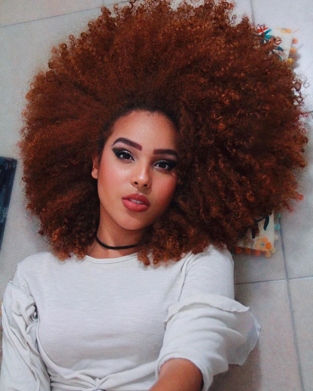 5 ideias de títulos:
1. Cabelo Cacheado Ruivo Escuro: Guia Completo de Tons e Cuidados
2. Transformação Ruiva: Os Melhores Tons de Ruivo Escuro para Cabelos Cacheados
3. Desvendando o Ruivo Escuro: Dicas de Manutenção para Cabelos Cacheados
4. Ruivo Escuro Perfeito: Como Escolher o Tom Ideal para Seu Cabelo Cacheado
5. Cabelo Cacheado Ruivo: Inspirações e Cuidados Essenciais