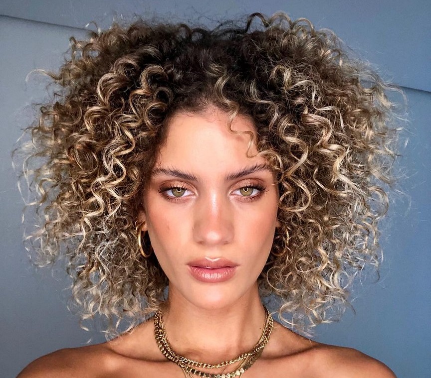 Cabelo Com Mechas Loiras