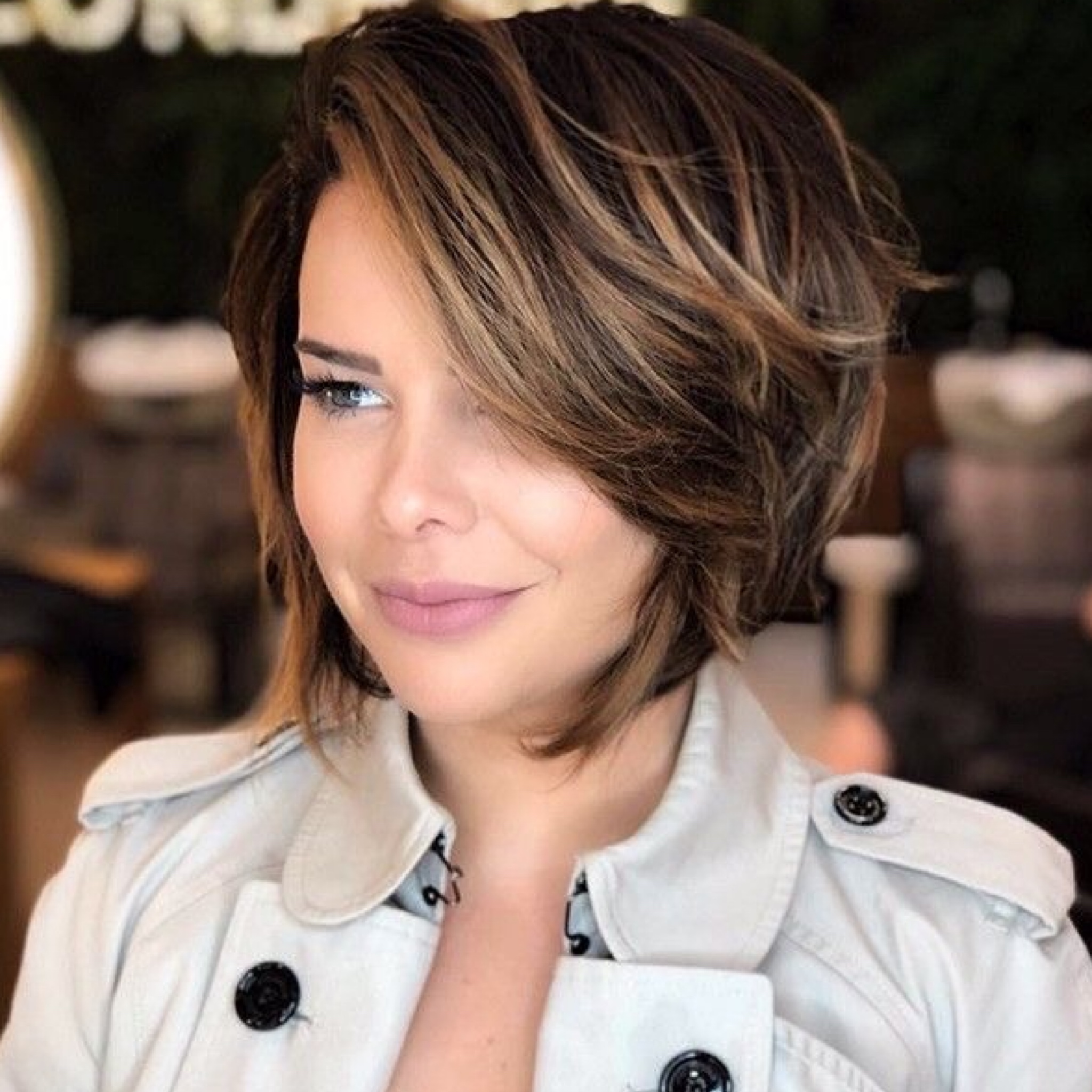 Loiro Iluminado em Cabelo Curto: Descubra os Melhores Tons para Você