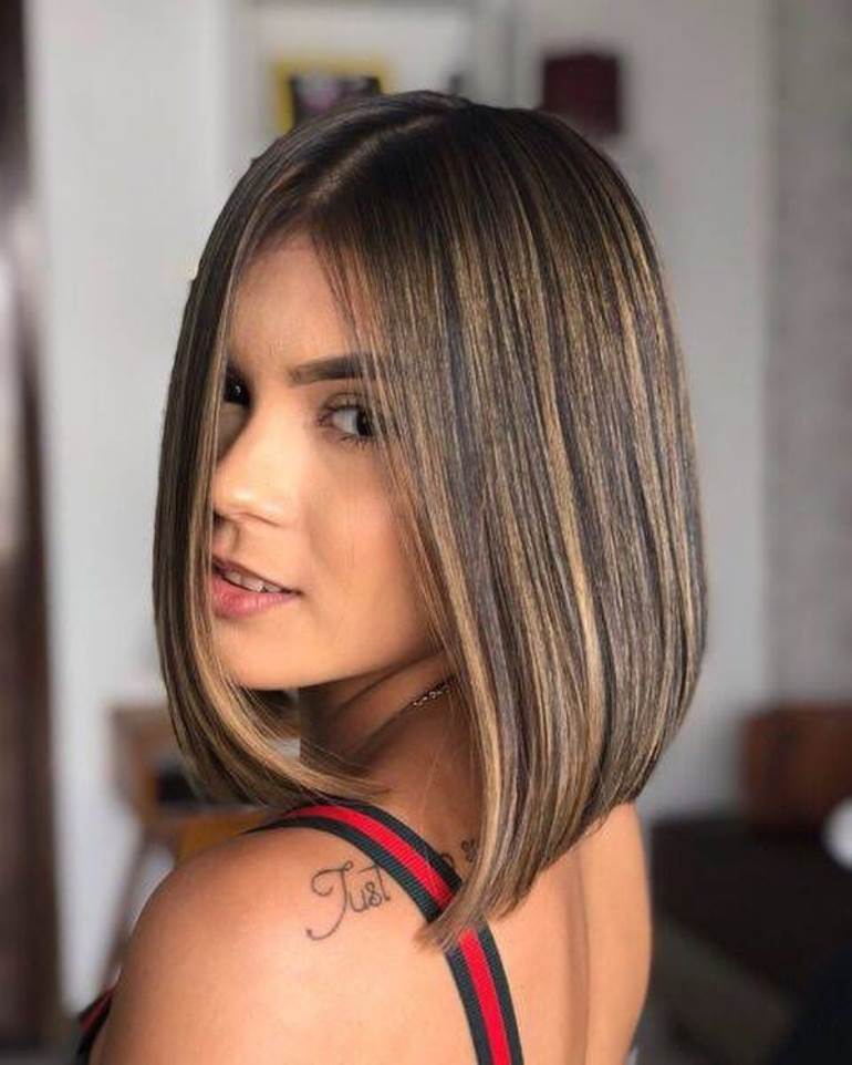Morena Iluminada em Cabelo Curto: Guia Completo de Tons e Cuidados