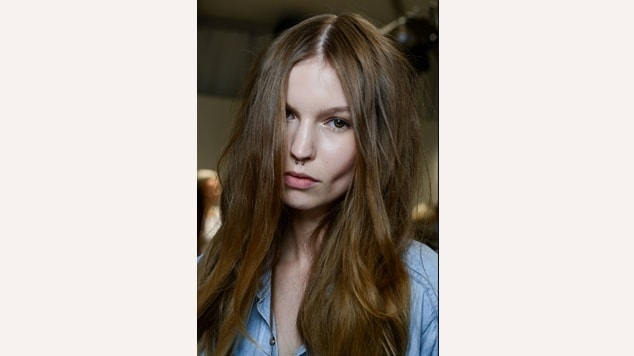 loiro escuro acinzentado para pele fria