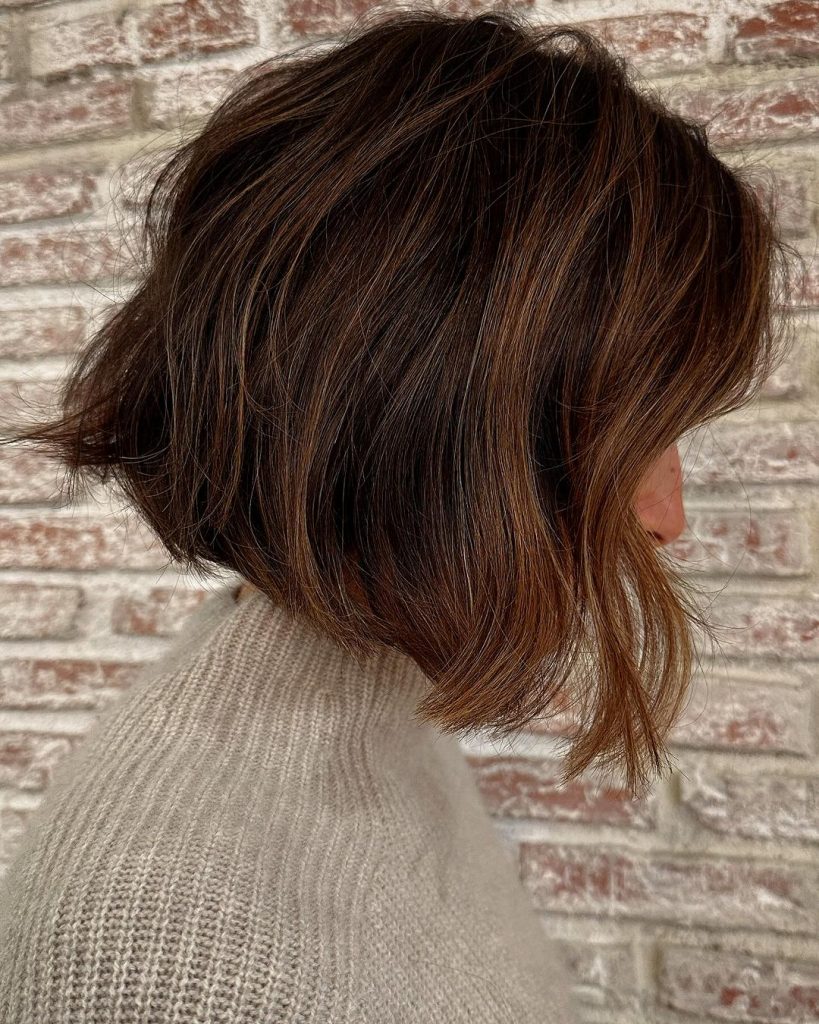 Cortes de Cabelo que Combinam Perfeitamente com Tons de Marrom 2025