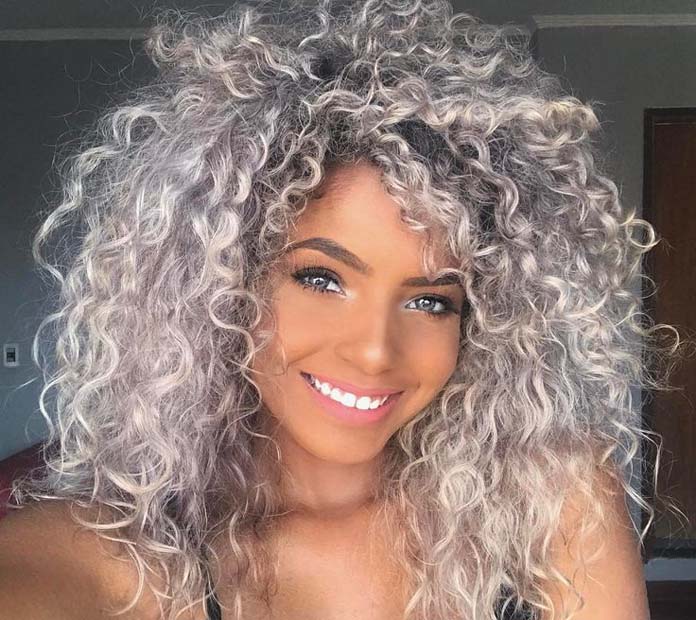 Cabelo Platinado com Raiz Esfumada: Tendência e Manutenção