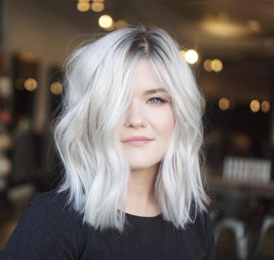 Guia Completo de Cuidados para Cabelo Platinado Feminino