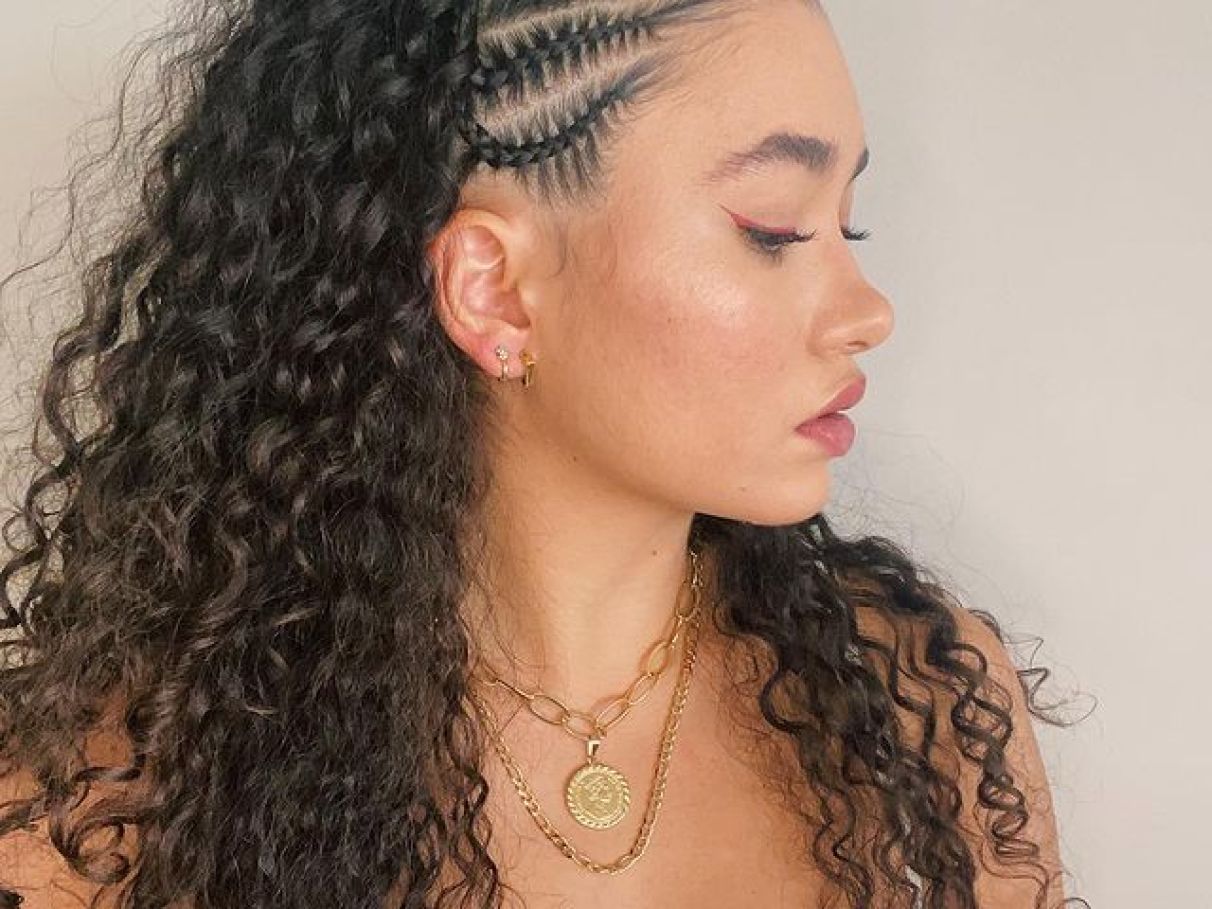 Estilos e Como Escolher a Sua | Penteados com Tranças para Festas: Elegância e Versatilidade | Manutenção de Tranças: Dicas Essenciais para Durabilidade e Saúde Capilar | Tranças Protetivas: Os Melhores Estilos para Cabelos Cacheados e Crespos