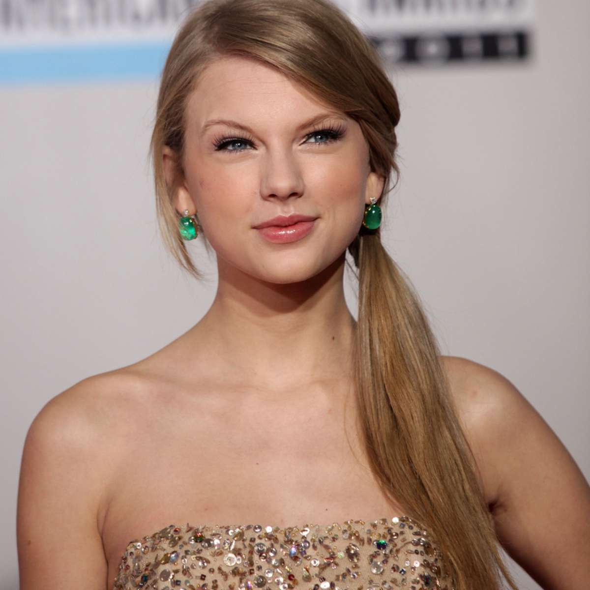 Guia Completo de Acessórios para Penteados de Formatura 2025/2026