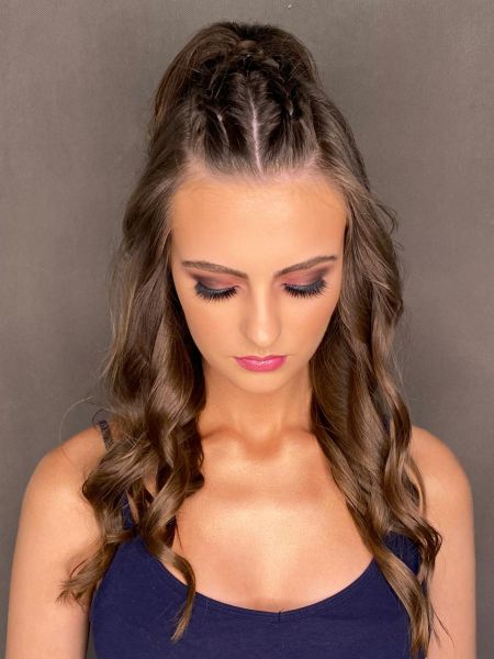 Vestidos de Formatura 2025/2026: Combinações Perfeitas com Penteados