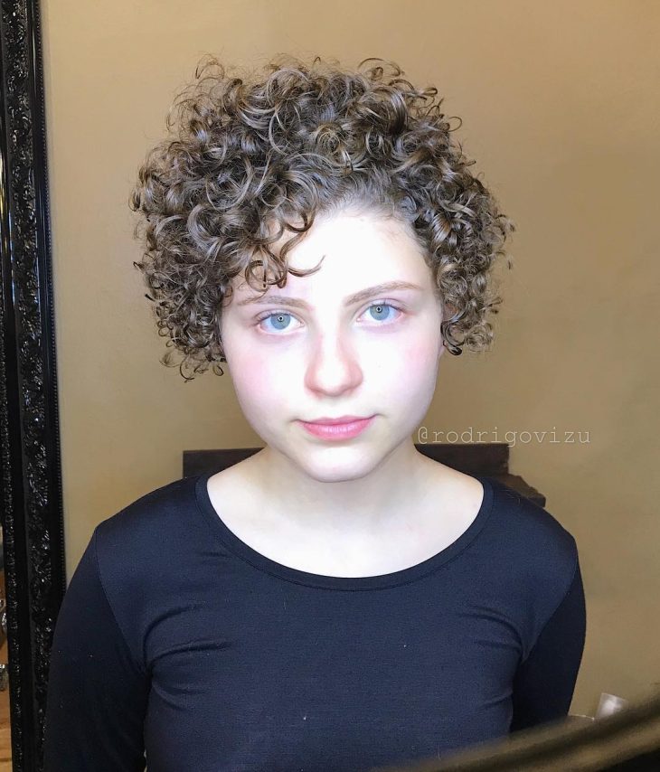 cabelo joãozinho feminino cacheado rosto redondo