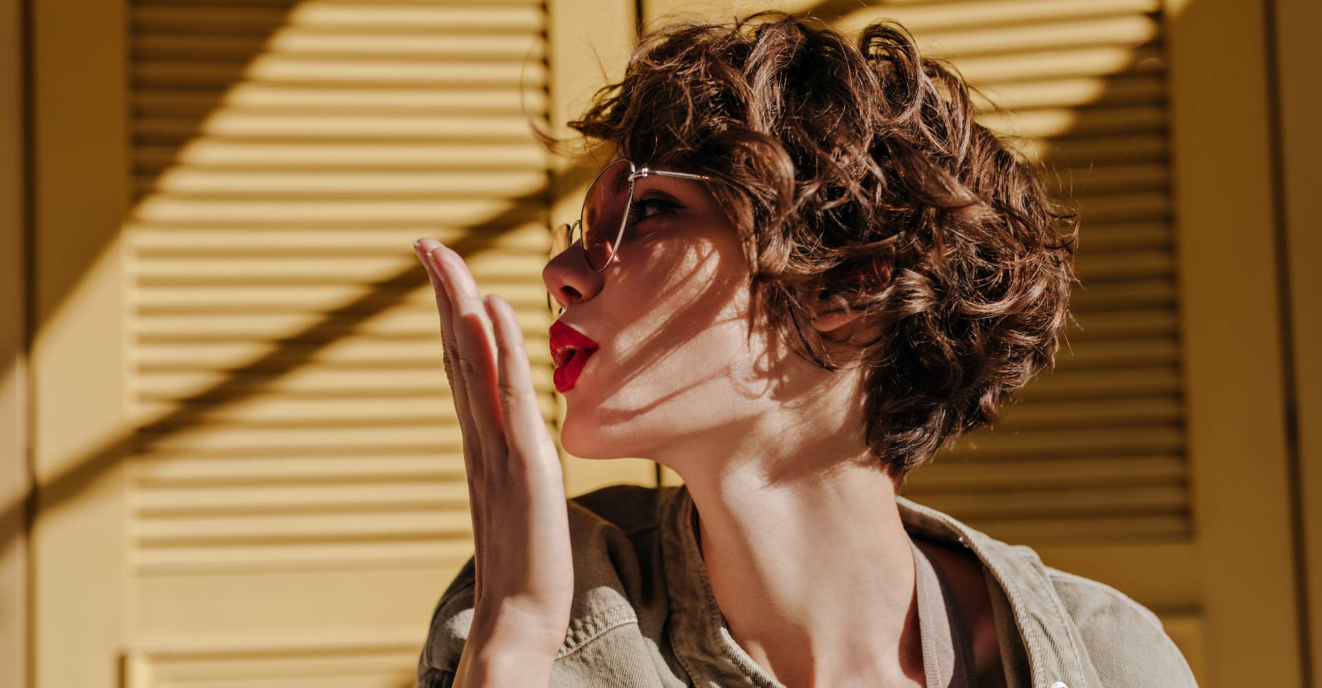 erros comuns ao cortar cabelo liso curto