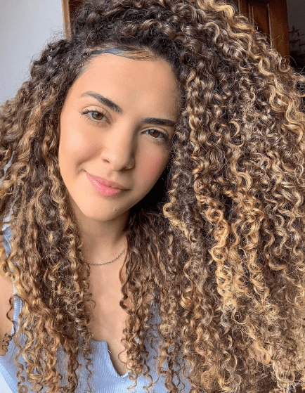 Como disfarçar cabelos brancos com luzes e outras técnicas