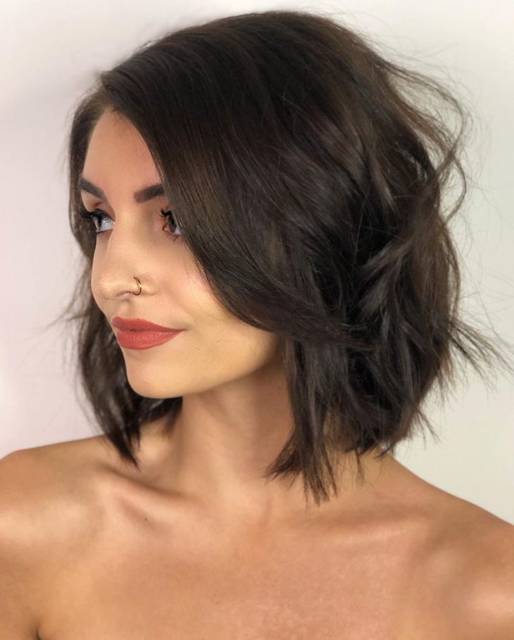 5 ideias de títulos para posts sobre long bob com franja:
1. Long Bob com Franja: O Guia Completo para o Corte Perfeito
2. Descubra a Franja Ideal para o Seu Long Bob e Formato de Rosto
3. Dicas de Estilo e Manutenção para Manter seu Long Bob com Franja Impecável
4. Transforme seu Visual: Os Melhores Tipos de Franja para o Long Bob
5. Long Bob com Franja: Tendências e Inspirações para Renovar seu Look