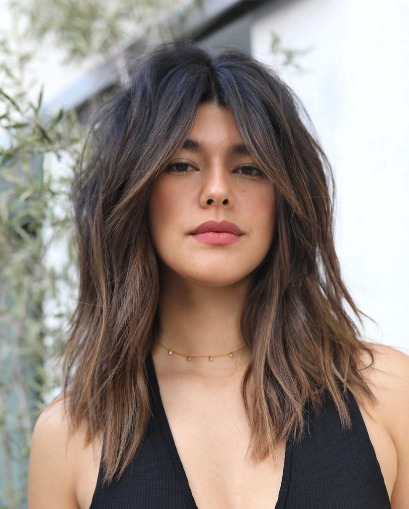 5 ideias de títulos para posts sobre long bob com franja:
1. Long Bob com Franja: O Guia Completo para o Corte Perfeito
2. Descubra a Franja Ideal para o Seu Long Bob e Formato de Rosto
3. Dicas de Estilo e Manutenção para Manter seu Long Bob com Franja Impecável
4. Transforme seu Visual: Os Melhores Tipos de Franja para o Long Bob
5. Long Bob com Franja: Tendências e Inspirações para Renovar seu Look