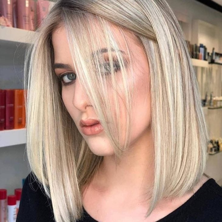 5 ideias de títulos para posts sobre long bob com franja:
1. Long Bob com Franja: O Guia Completo para o Corte Perfeito
2. Descubra a Franja Ideal para o Seu Long Bob e Formato de Rosto
3. Dicas de Estilo e Manutenção para Manter seu Long Bob com Franja Impecável
4. Transforme seu Visual: Os Melhores Tipos de Franja para o Long Bob
5. Long Bob com Franja: Tendências e Inspirações para Renovar seu Look