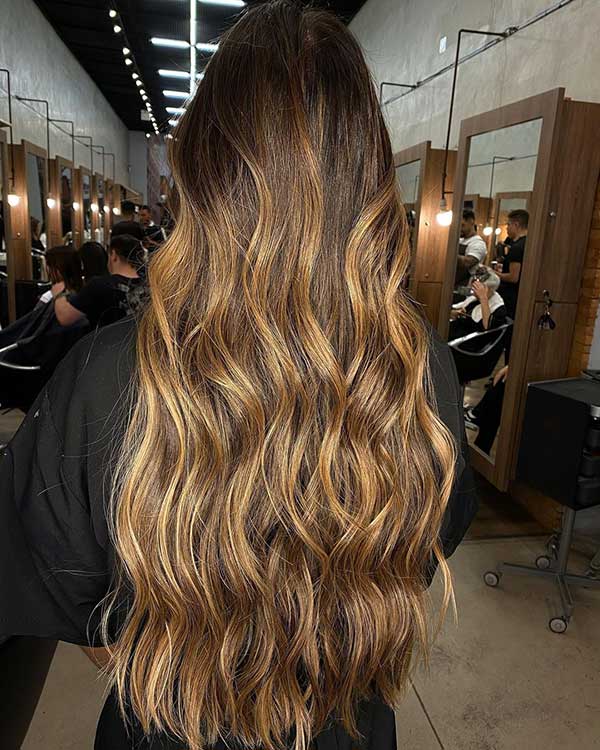 cabelo longo com luzes