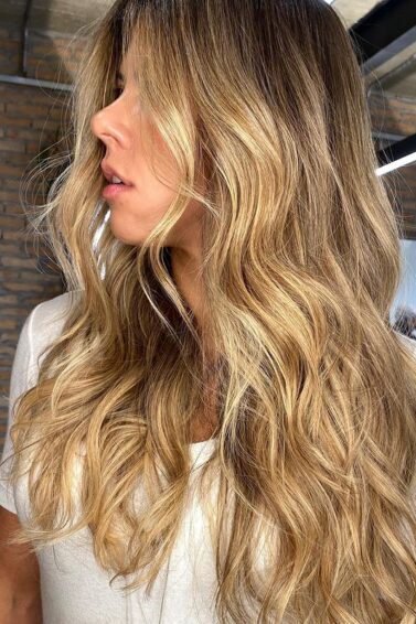 Luzes ou Mechas: Qual a Melhor Opção para Seu Cabelo Longo?