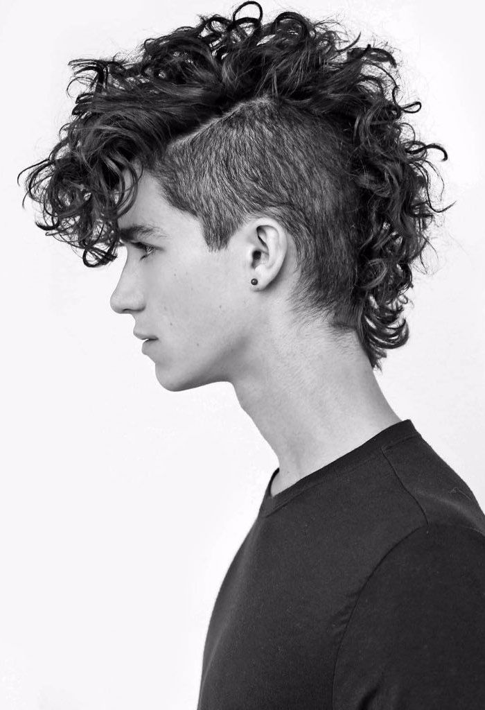 Rotina de Cuidados para Cabelo Cacheado Masculino: Dicas Anti-Frizz