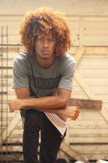 Os Melhores Produtos para Cabelo Cacheado Masculino: Guia Essencial