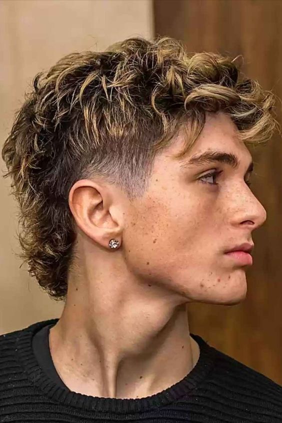 Penteados Modernos para Cabelo Cacheado Masculino Longo