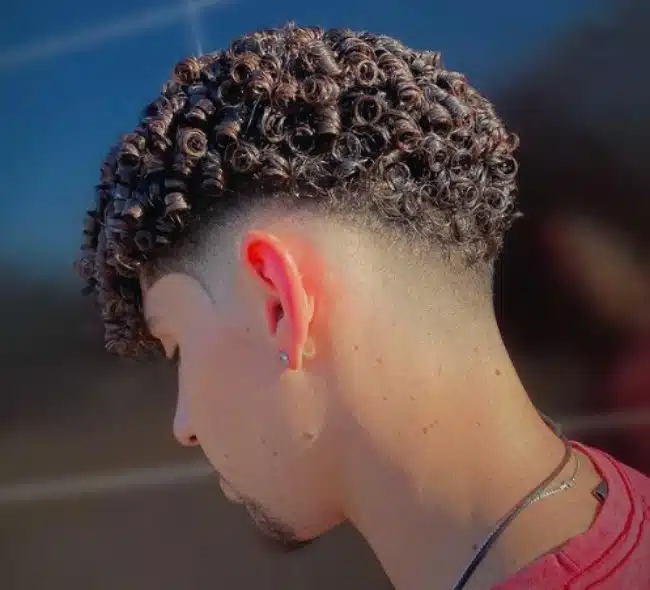 Os Melhores Produtos para Cabelo Cacheado Masculino: Guia Essencial