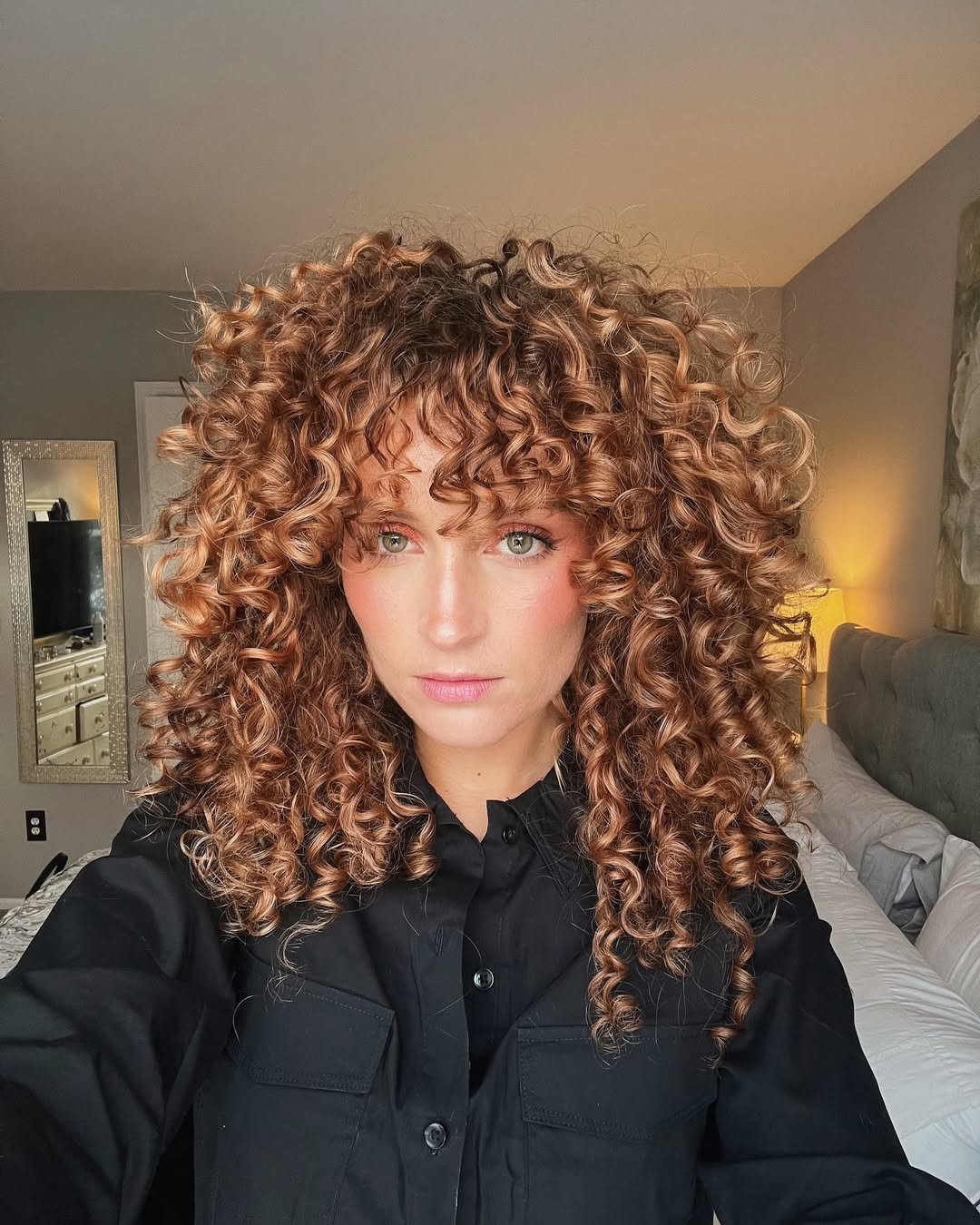 inspiração de penteados com cabelo orgânico cacheado