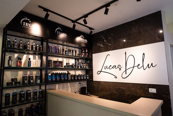 Visagismo e Cortes Personalizados: Encontre o Salão Ideal para Transformar seu Visual