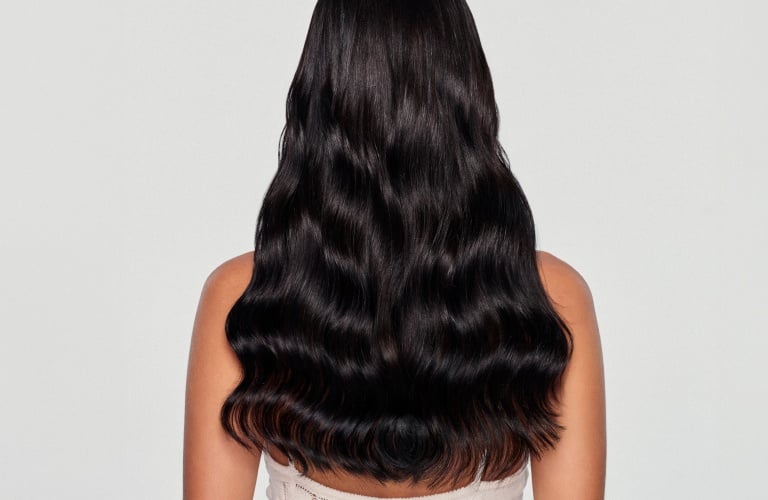 inspiração cabelo preto ondulado longo