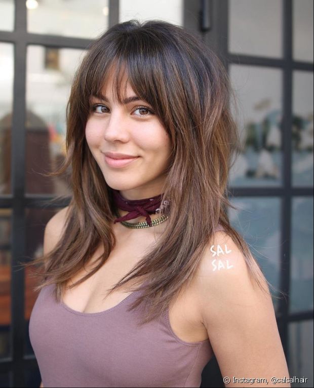 desfiado e em camadas