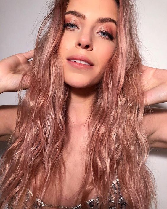 erros comuns ao descolorir cabelo para rose gold