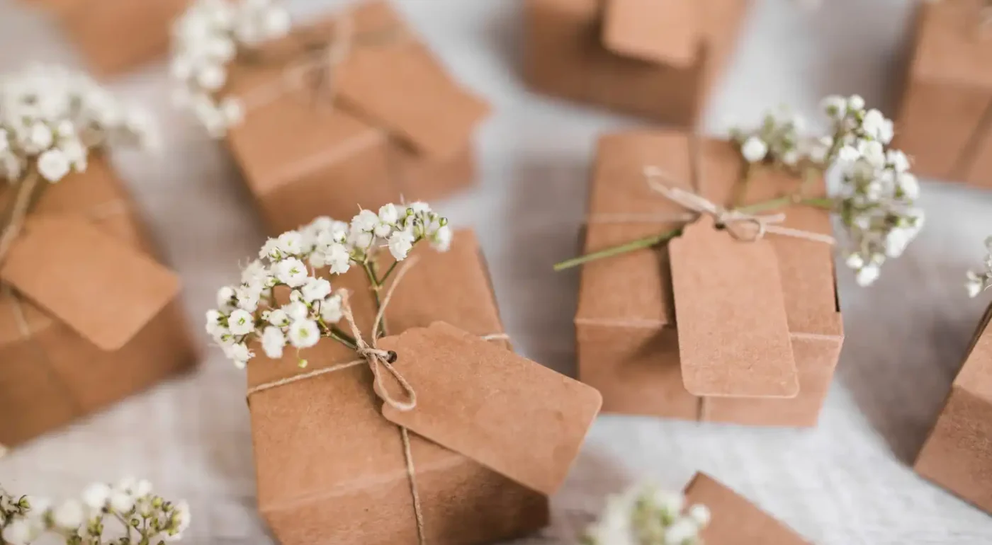 5 ideias de títulos:
1. Como Escolher a Caixa de Lembranças Perfeita para Cada Ocasião
2. Caixas de Memórias para Bebês: Guardando os Primeiros Momentos
3. Ideias Criativas de Caixas Personalizadas para Presentes Inesquecíveis
4. Luxo e Artesanato: As Melhores Caixas de Lembranças para Eventos Especiais
5. DIY: Crie Sua Própria Caixa de Memórias Personalizada