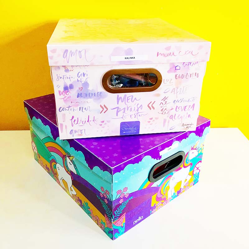 5 ideias de títulos:
1. Como Escolher a Caixa de Lembranças Perfeita para Cada Ocasião
2. Caixas de Memórias para Bebês: Guardando os Primeiros Momentos
3. Ideias Criativas de Caixas Personalizadas para Presentes Inesquecíveis
4. Luxo e Artesanato: As Melhores Caixas de Lembranças para Eventos Especiais
5. DIY: Crie Sua Própria Caixa de Memórias Personalizada