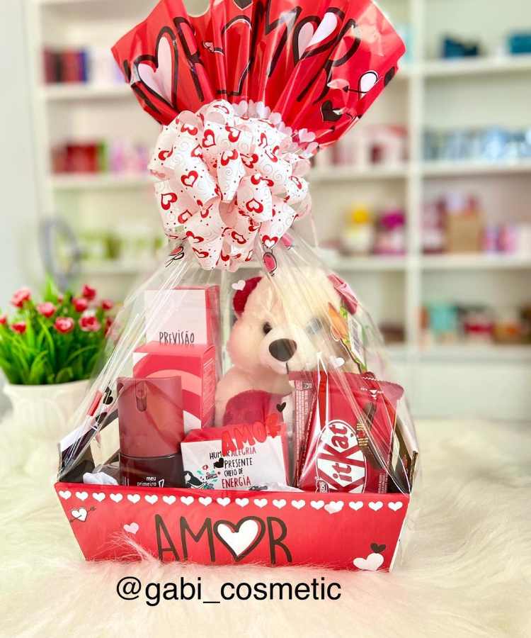 5 ideias de títulos:
1. Como Escolher a Caixa de Lembranças Perfeita para Cada Ocasião
2. Caixas de Memórias para Bebês: Guardando os Primeiros Momentos
3. Ideias Criativas de Caixas Personalizadas para Presentes Inesquecíveis
4. Luxo e Artesanato: As Melhores Caixas de Lembranças para Eventos Especiais
5. DIY: Crie Sua Própria Caixa de Memórias Personalizada