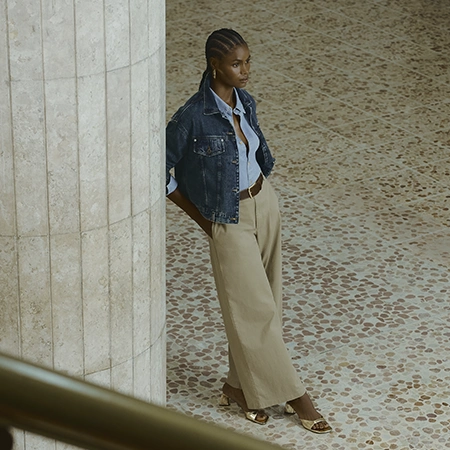 Calça bege feminina pantalona