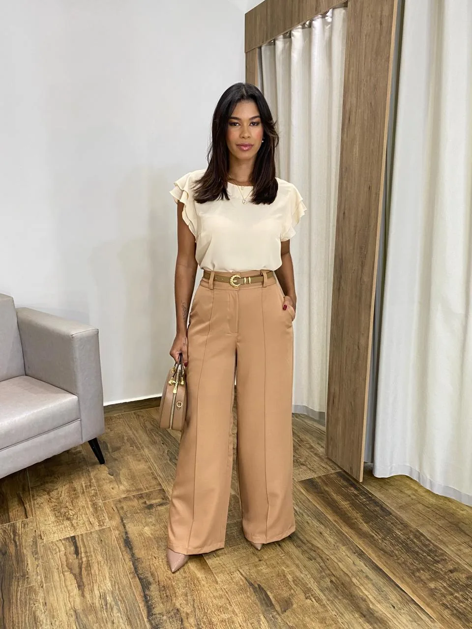 Calça bege feminina linho