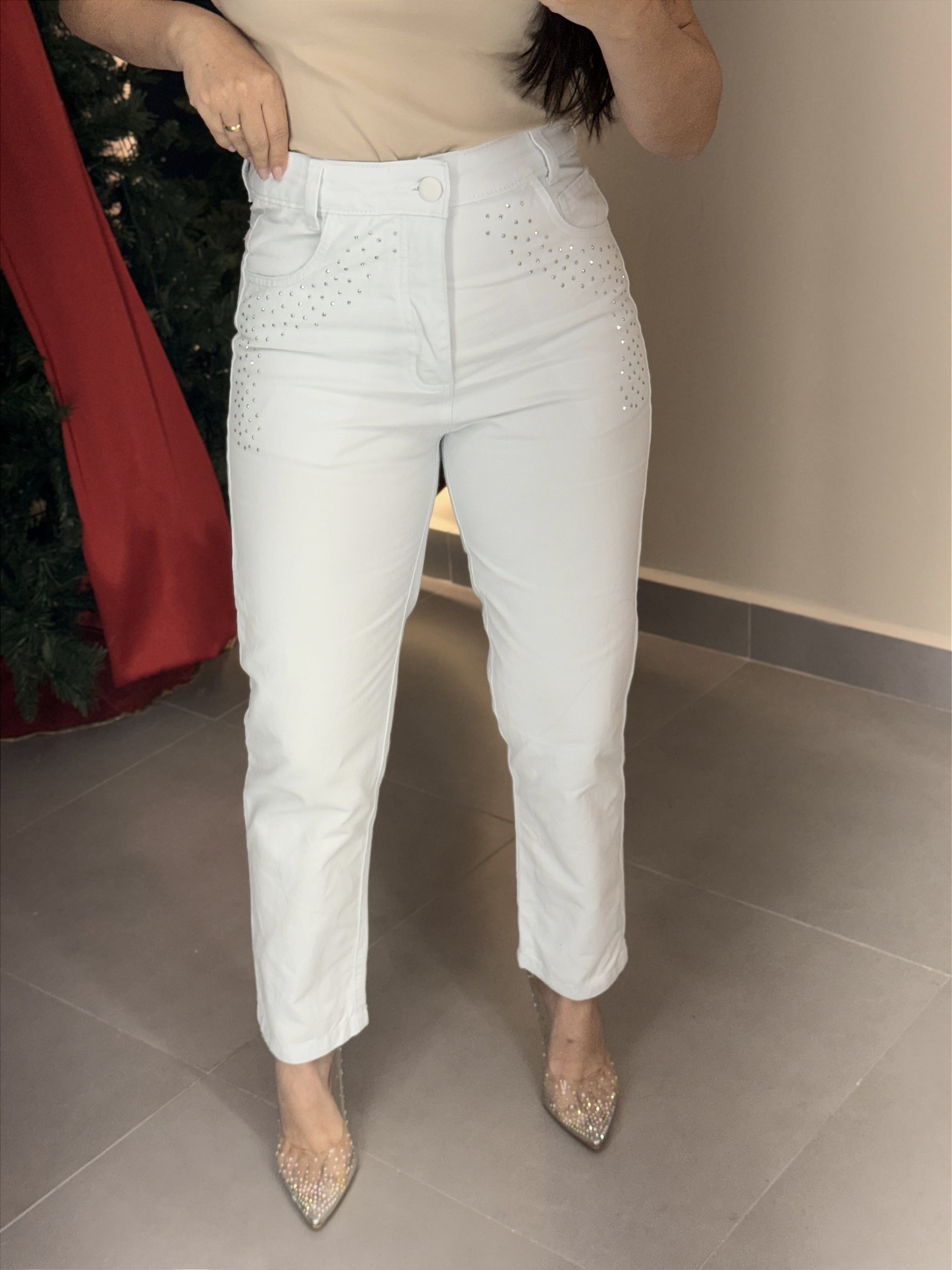 Guia Completo: Como Usar Calça Branca Sem Errar na Transparência