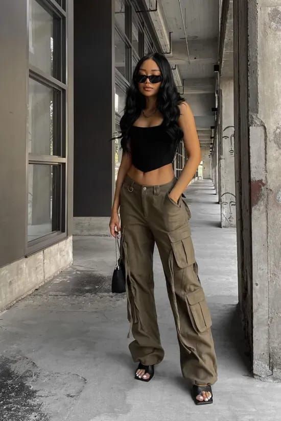 Calça De Cintura Baixa: Como Surgiu, Como Usar E Looks