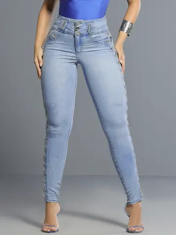 Dicas de Ouro para Cuidar da Sua Calça Jeans Rasgada e Aumentar a Durabilidade