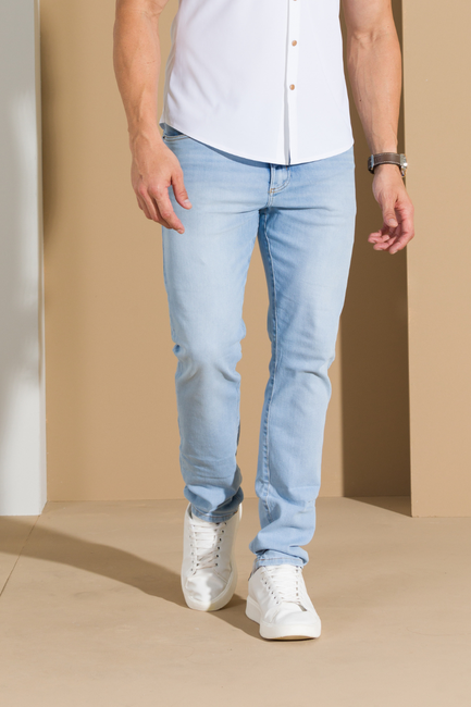 Calça jeans clara masculina skinny