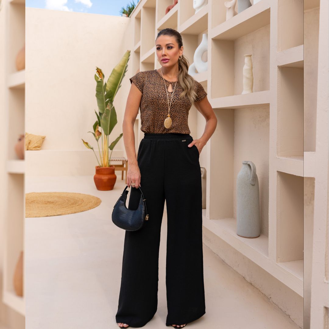 Calça pantalona preta plus size