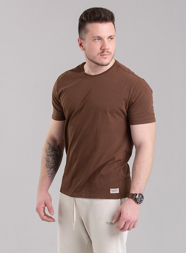 camiseta marrom feminina