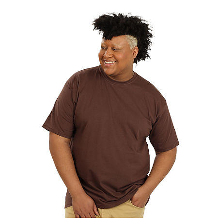 camiseta marrom masculina