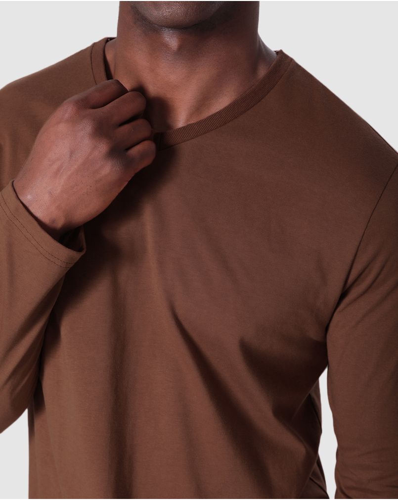 camiseta marrom oversized